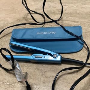 Babyliss Travel flat iron Titanium with case